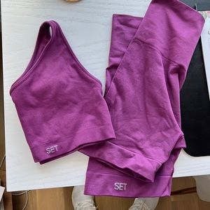 Set active biker shorts and one shoulder bra set